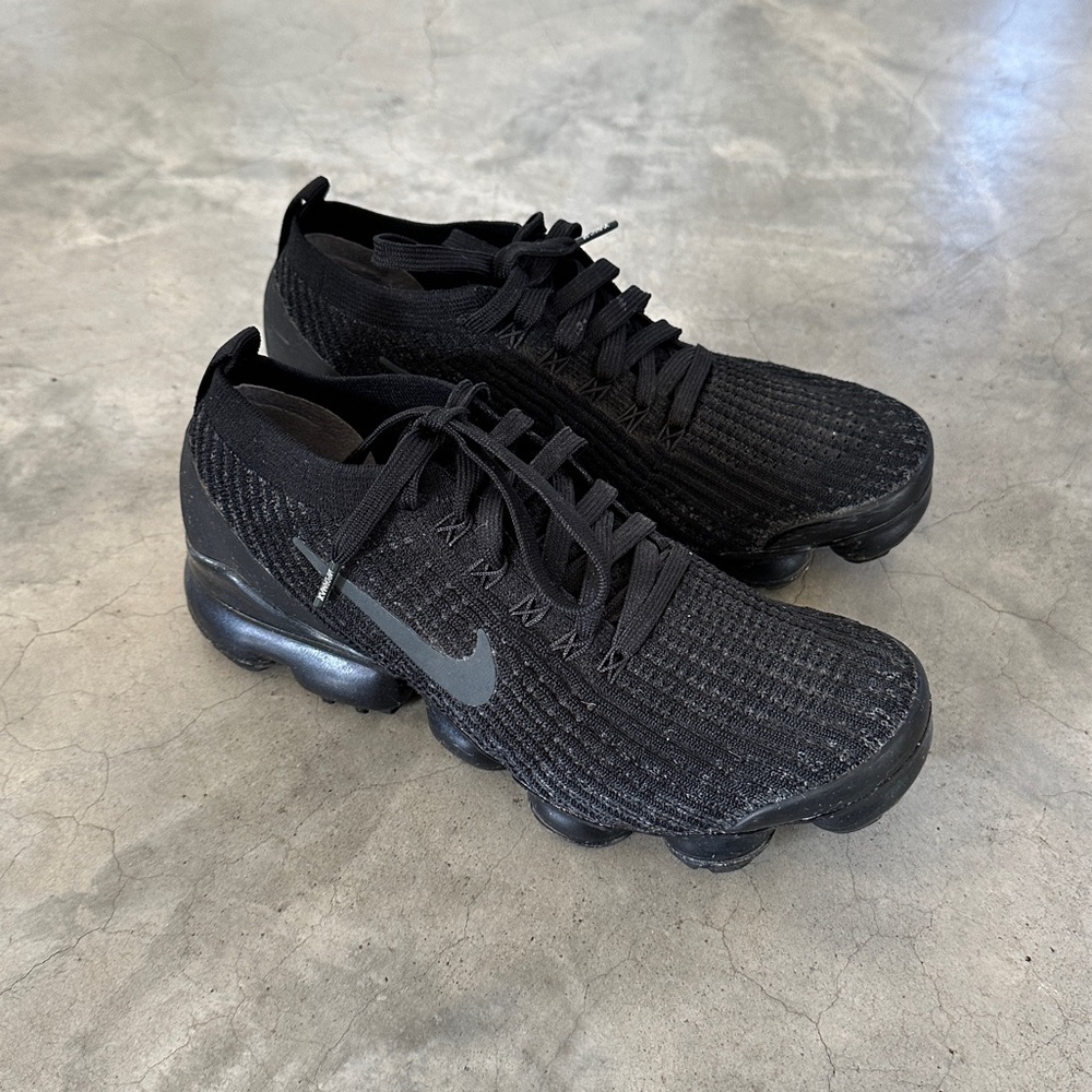 Nike Air Vapormax Flyknit 3 in all black size 7.5